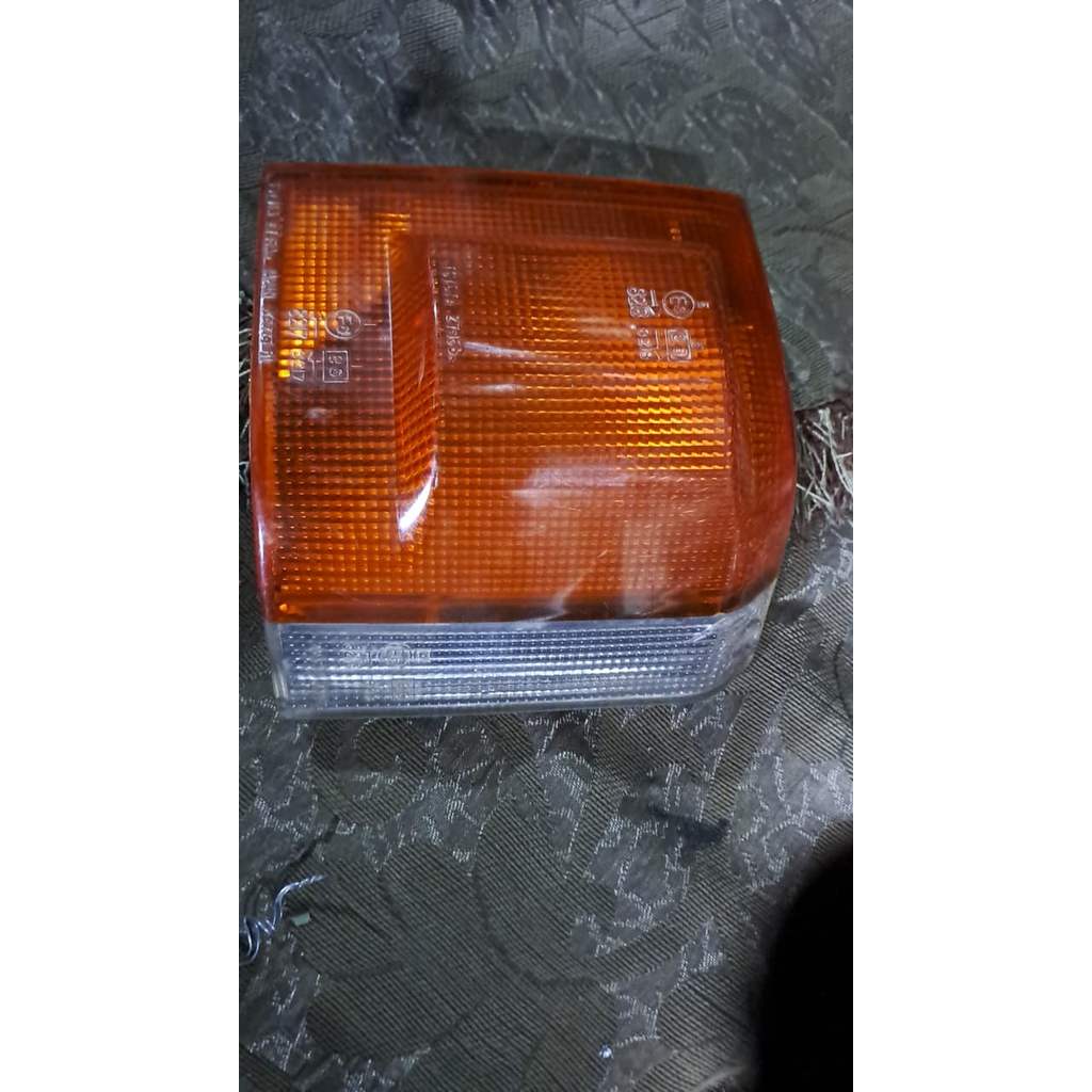 Corner lamp lampu sein depan toyota kijang super original