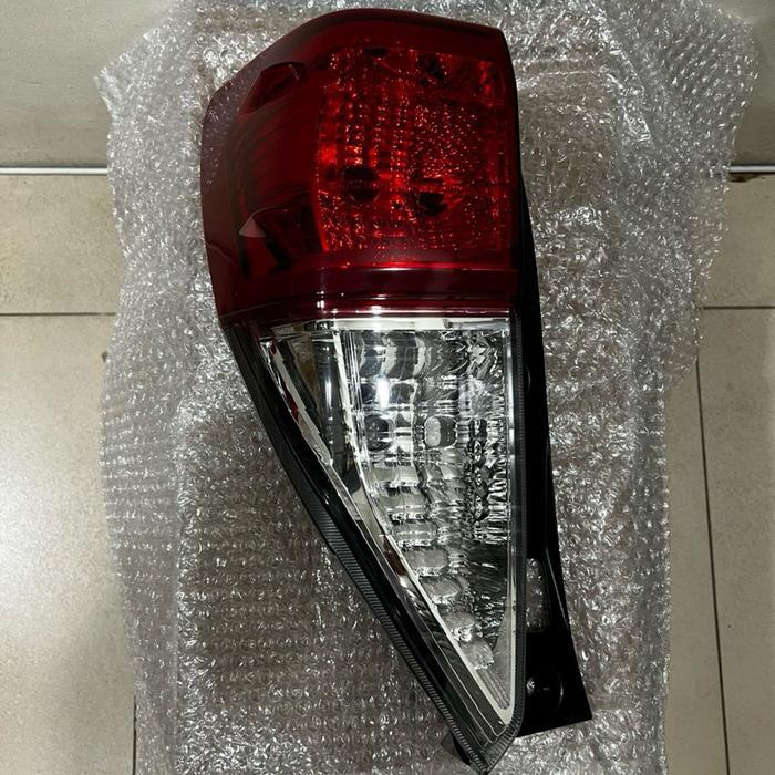 Lampu Stop Kiri Innova Reborn Lampu Belakang Kiri Innova Reborn Stop Lamp Kiri Innova Reborn