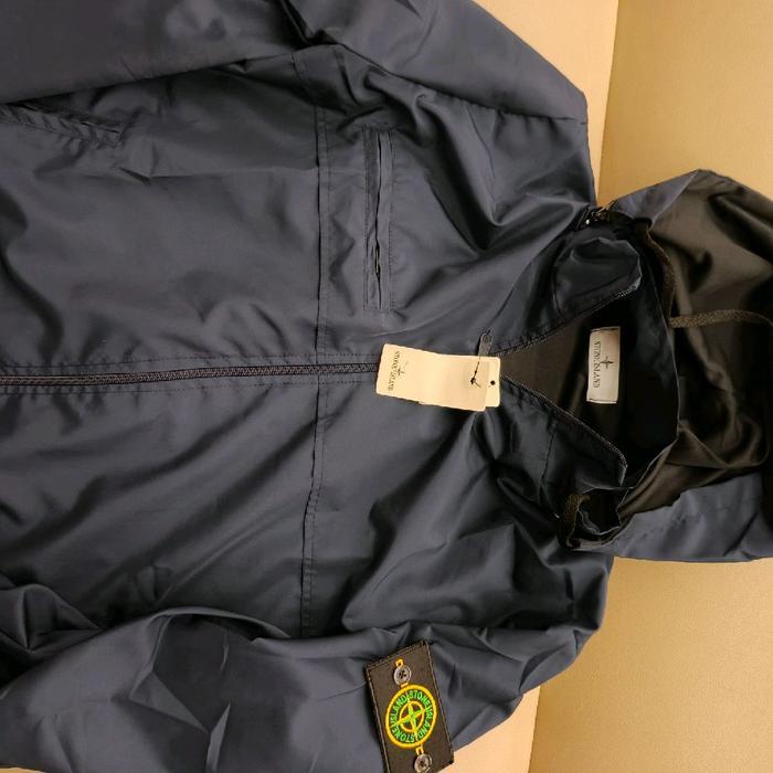 jaket parasut Stone Island