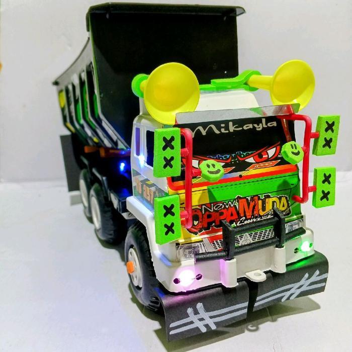 Hot Wheels - Truk Modifikasi Mobil Plastik Truck Mainan Truk Pasir T2