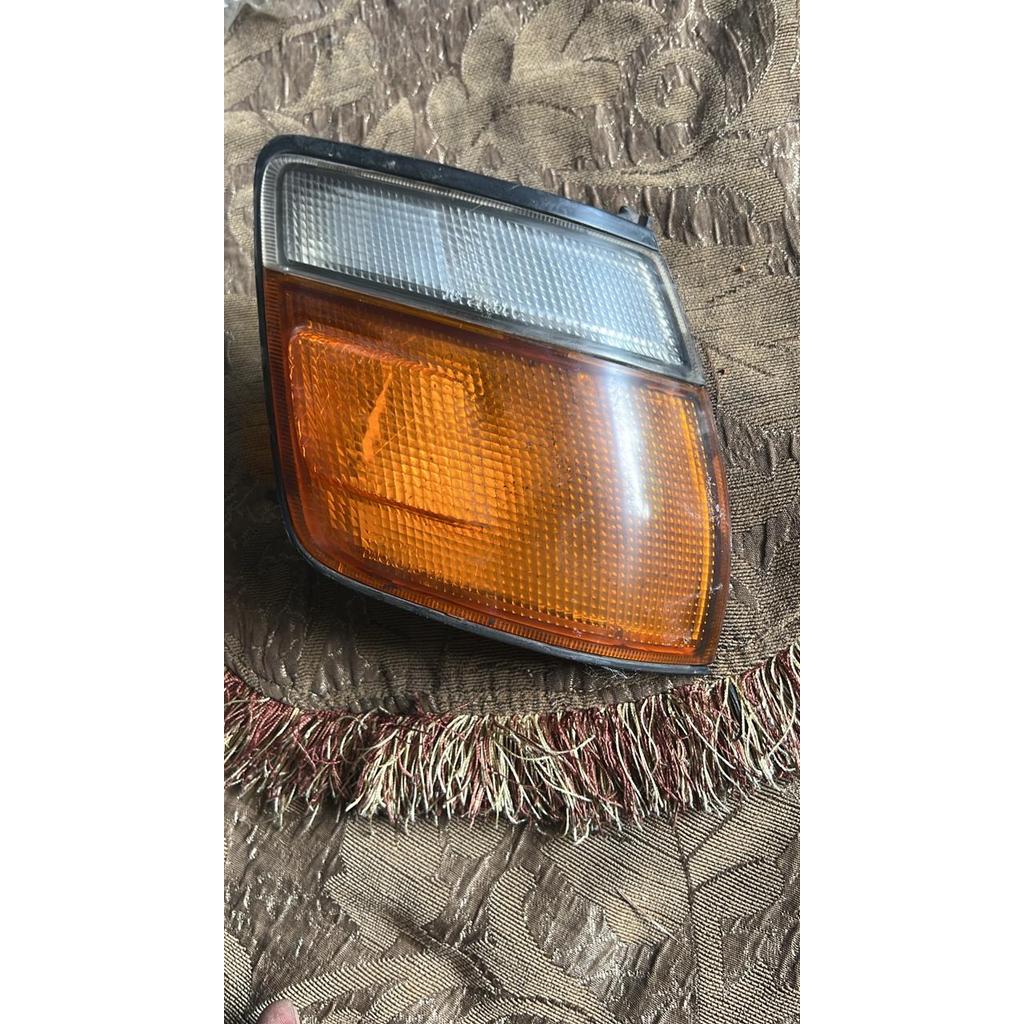 Corner lamp lampu sein depan Toyota kijang kapsul 1997 original