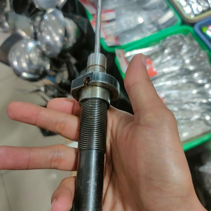 tusukan es batu penghancur es