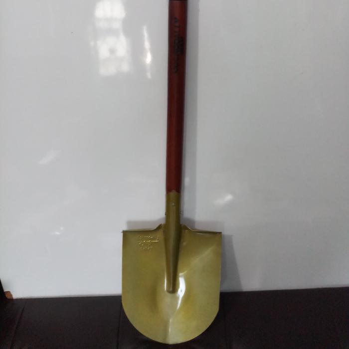 Sekop Lancip Baja gagang kayu CORDELA / Sekop Pasir gagang kayu