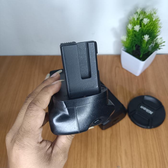 Batre Grip Nikon D5300/D5200/D3400 Battery Grip Promo