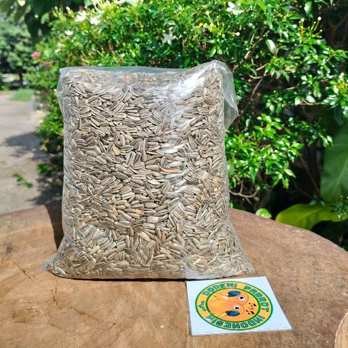 1 KG KUACI KWACI SUNFLOWER BIJI BUNGA MATAHARI HAMSTER BURUNG IMPORT