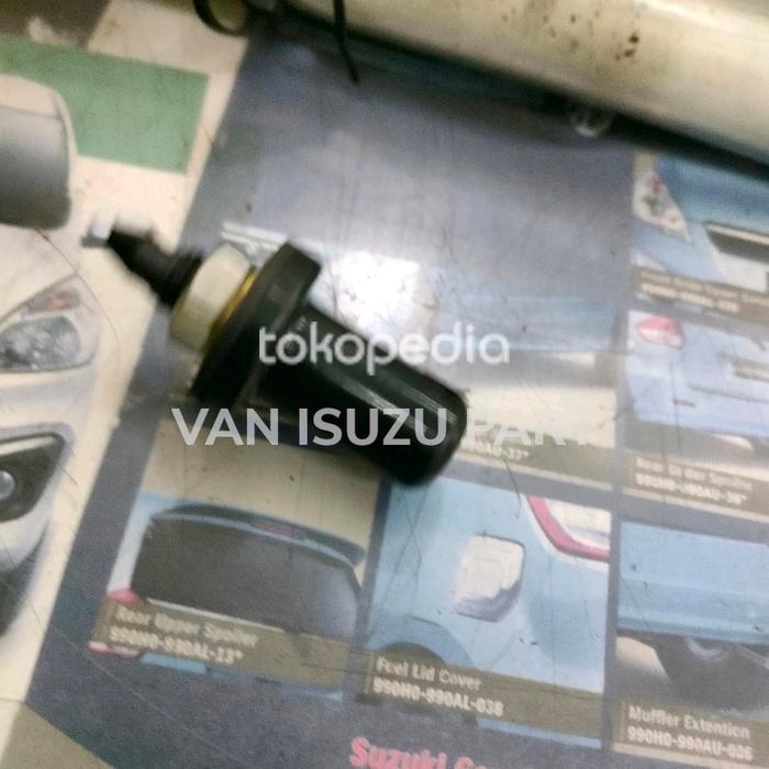 Stok Terbatas Nozzle Nozzel Nosel Wiper Belakang Isuzu Panther Lama Kotak Import Terlaris