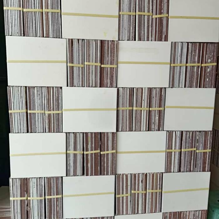 IDXXX- Keramik Potongan 25X30 Putih Polos