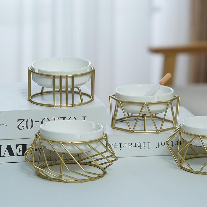 Asbak Unik Besi Emas / Asbak Keramik / Asbak Estetik / Asbak Lucu