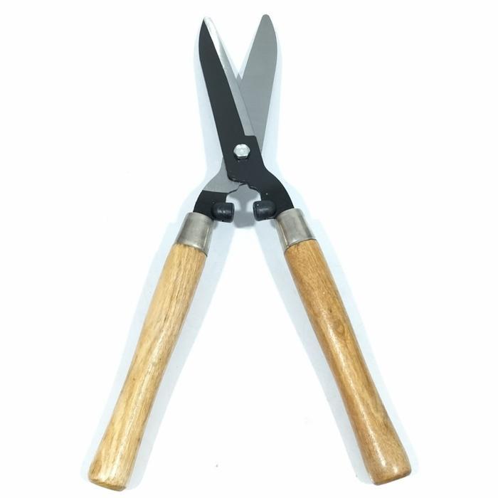 gunting rumput / gunting rumput gagang kayu