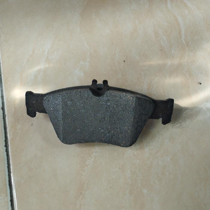 Kampas Rem Depan Mercedes Benz W210 230 W202 C230 Kompresor