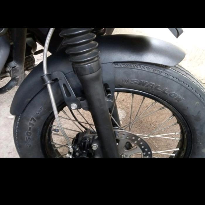 Spakbor kawasaki w175 custom depan