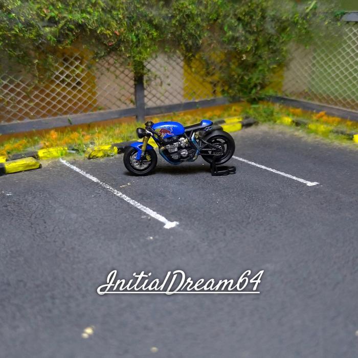 miniatur motor custom cafe racer skala 1/64 kode 1410