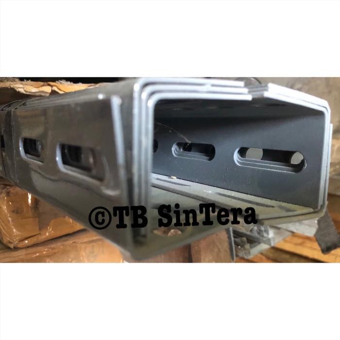 Besi Siku Lubang 3 Meter / Siku Rak 3,5 CM x 3,5 CM tebal 1mm