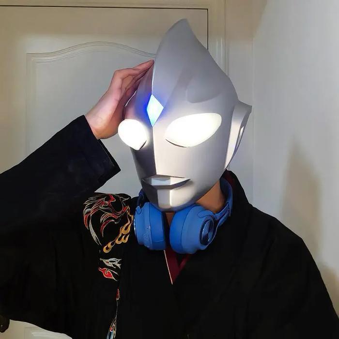 Topeng Helm Ultraman Tiga Mainan Topeng Ultraman Tiga Tactile Switch