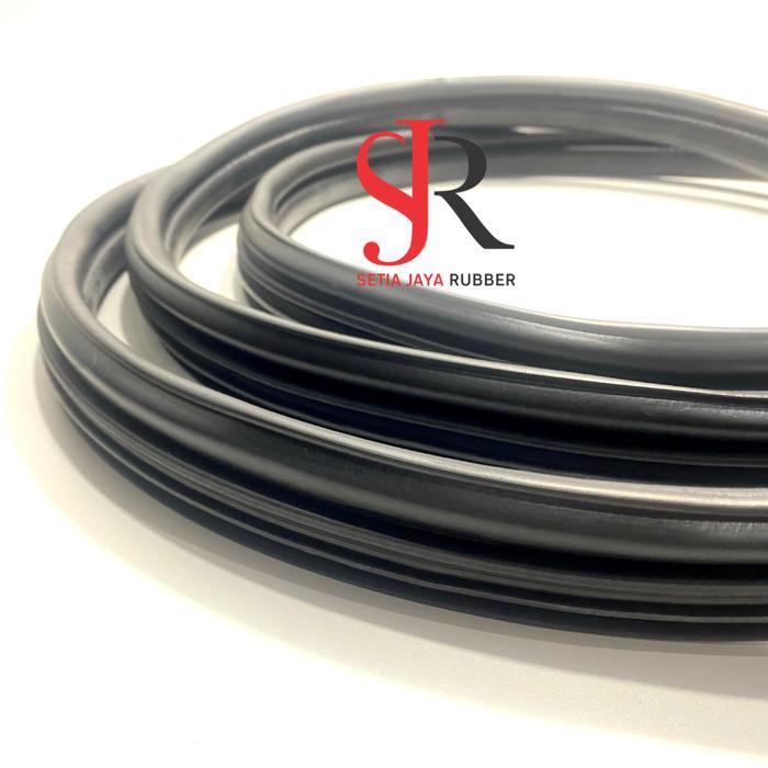 Karet Pintu Depan Balon Mobil Daihatsu Taruna