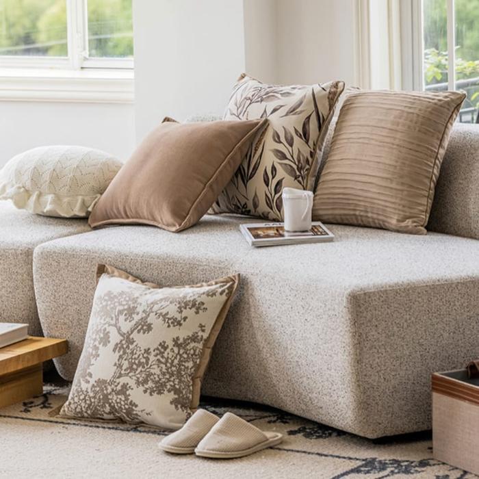 SESEBI Sarung Bantal Sofa 45x45cm Mocca