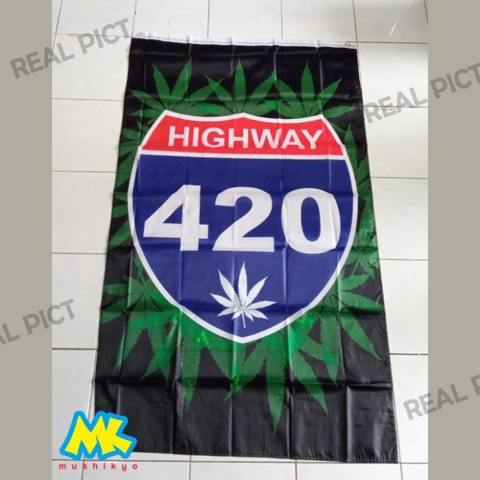 Hiasan Dinding Kamar Kost Daun Rasta