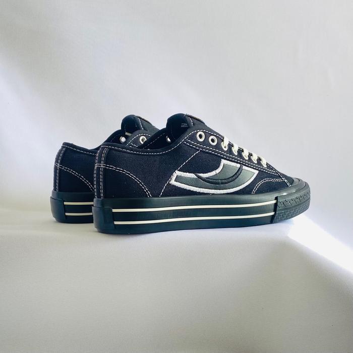 bz2n- Sepatu Pria Wanita Black Underground Flexion Sneakers Canvas Casual Shoes Sport Non