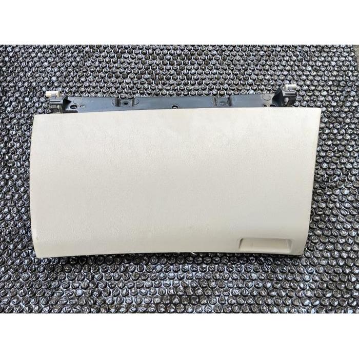 Tutup Laci Dashboard Mobil Innova 2004 - 2015