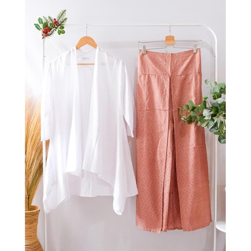 SETELAN OUTER BERLENGAN BATIK ONESET OUTER BATIK KULOT HIGHWAIST CARDIGAN BATIK OUTER PUTIH Atasan