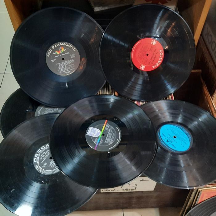 VINYL PIRINGAN HITAM UNTUK DEKORASI / DEKOR UKURAN 12 INCI