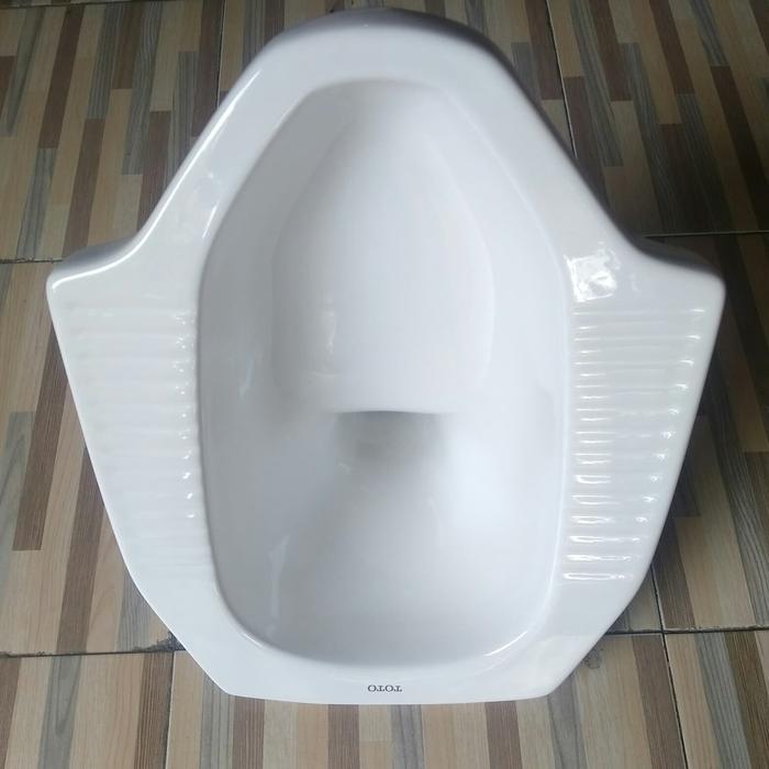 CLOSET JONGKOK TOTO/TOILET TOTO CE 7