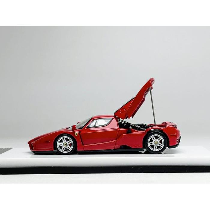 DISKON King Model 1/64 Ferrari Enzo Red - Stance Hunters SH 1/64 Novitec Ferraro SF90 - Mortal 1/64