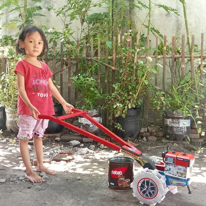 TERBARU miniatur mainan anak traktor oleng murah