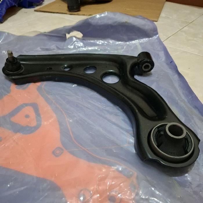 Lower Arm Bawah Toyota Allnew Vos Yaris 2013-On Quality
