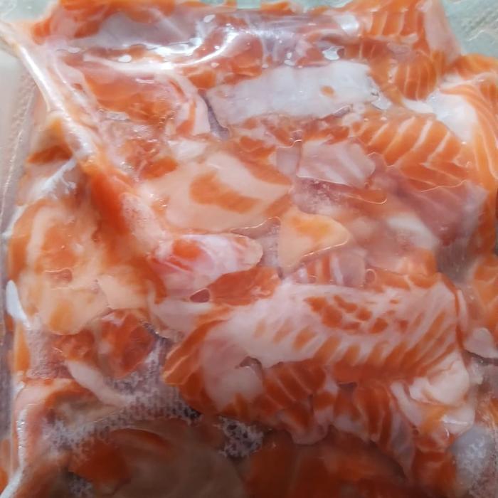 tetelan daging ikan salmon