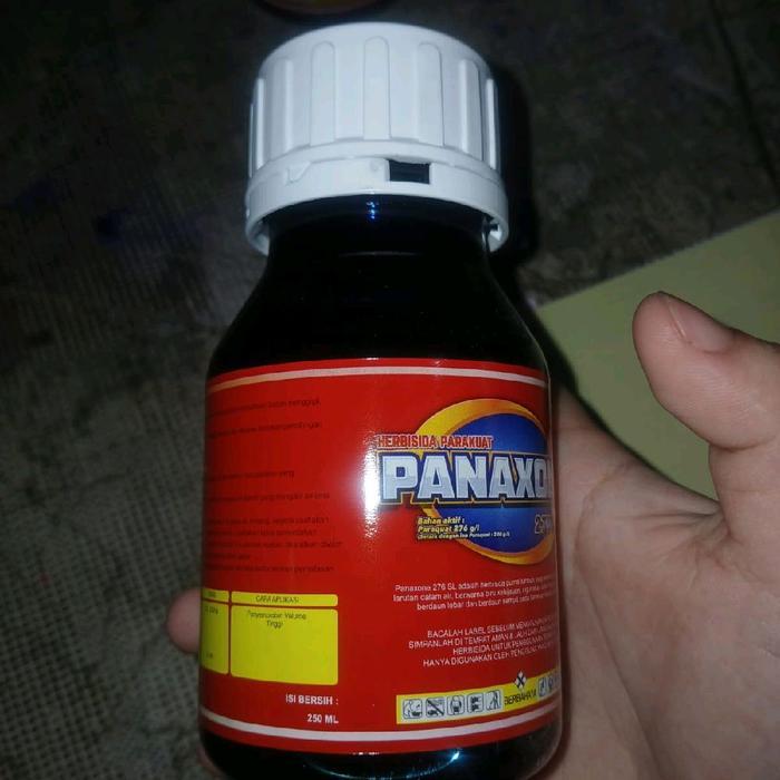 Panaxone Herbisida Racun Rumput 250 Ml - Solusi Efektif untuk Mengendalikan Rumput Tidak Diinginkan