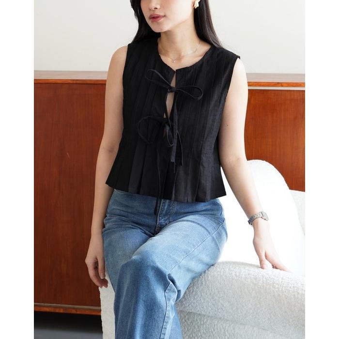 Karakiri - Jolene Top Linen Crop Tied Top