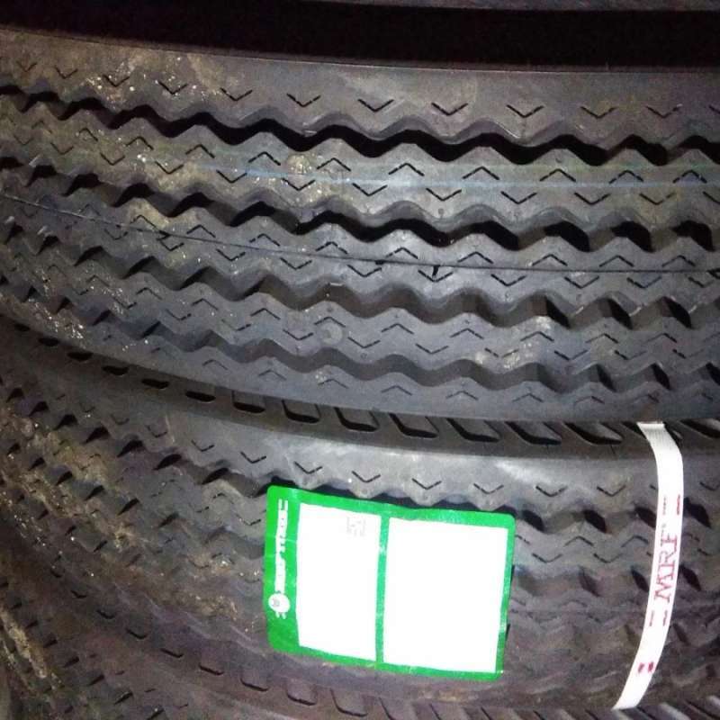 Ban Truck / Truk MRF 750-16 ( M77 / Super Lug / SM miller