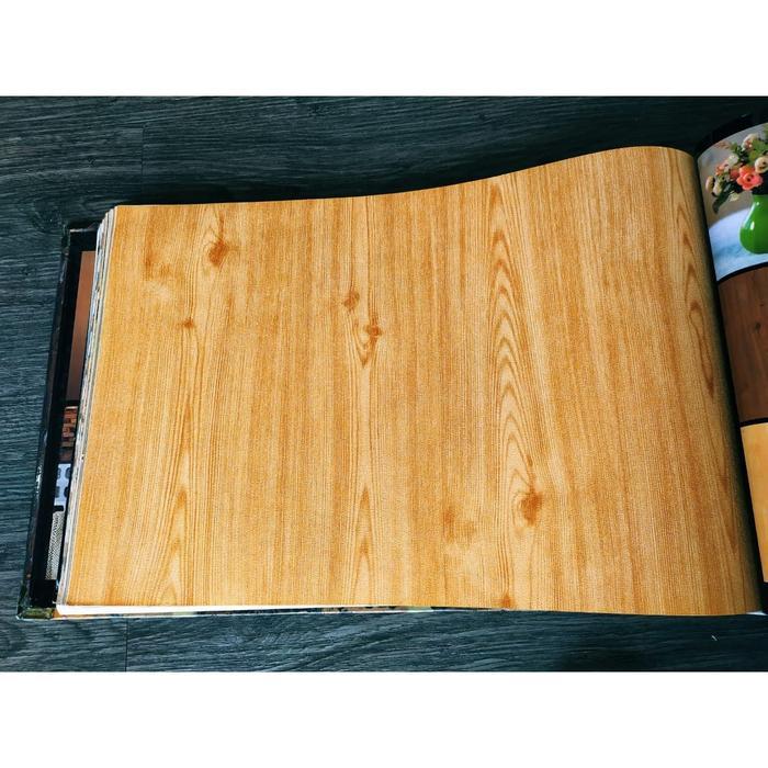 Wallpaper Vinyl Premium Serat Kayu Jati Bertekstur Timbul Coklat Muda