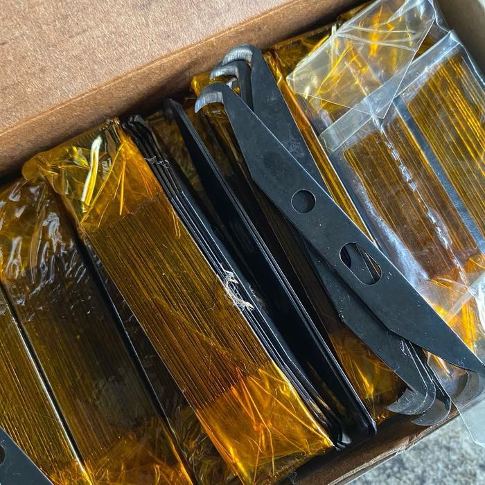 Pisau kait merek HUNGLONG DOUBLE - 2 MATA PISAU untuk textile benang 100% tajam dan original (ada