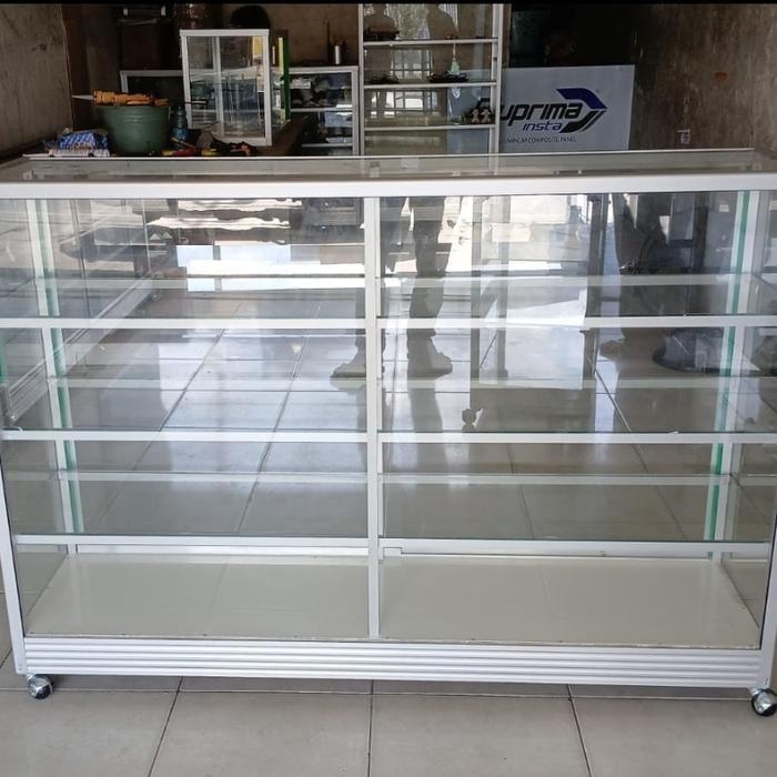 Etalase Kaca 1.5 Meter