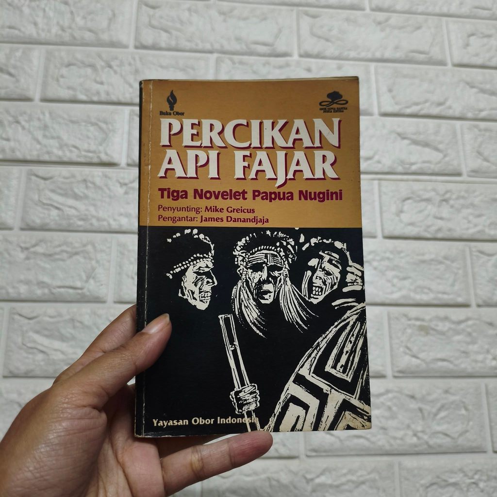 Percikan Api Fajar (Tiga Novelet Papua Nugini)