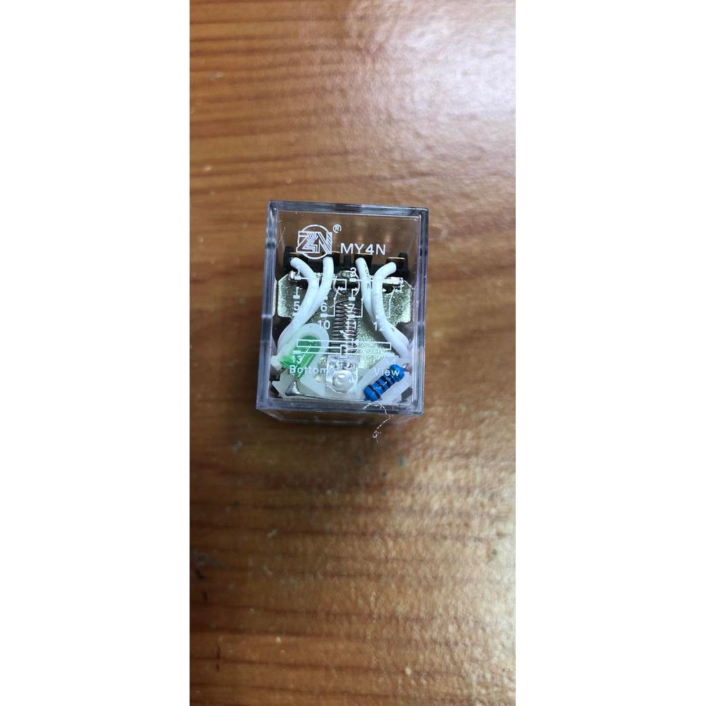 "New" RELAY MY4N 24V DC