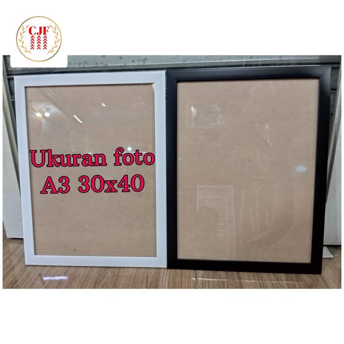 Bingkai ukuran foto 30x40cm, lebar bingkai 2cm, pakai kaca