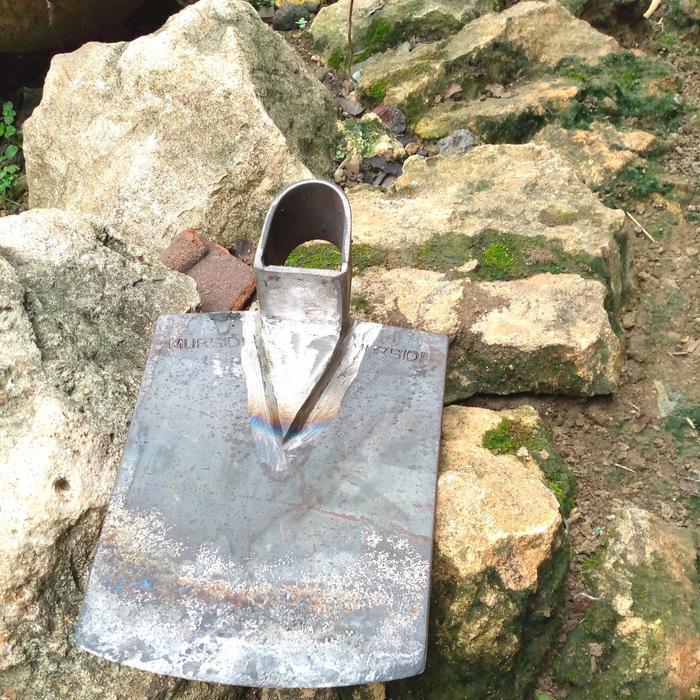 CANGKUL/PACUL KECIL, BAHAN TEBAL,GARUKAN TANAMAN