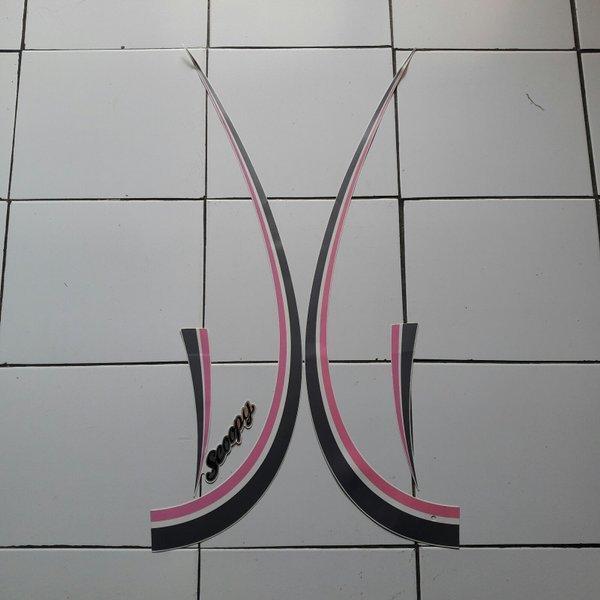 stiker striping motor scoopy karbu 2012 putih-pink