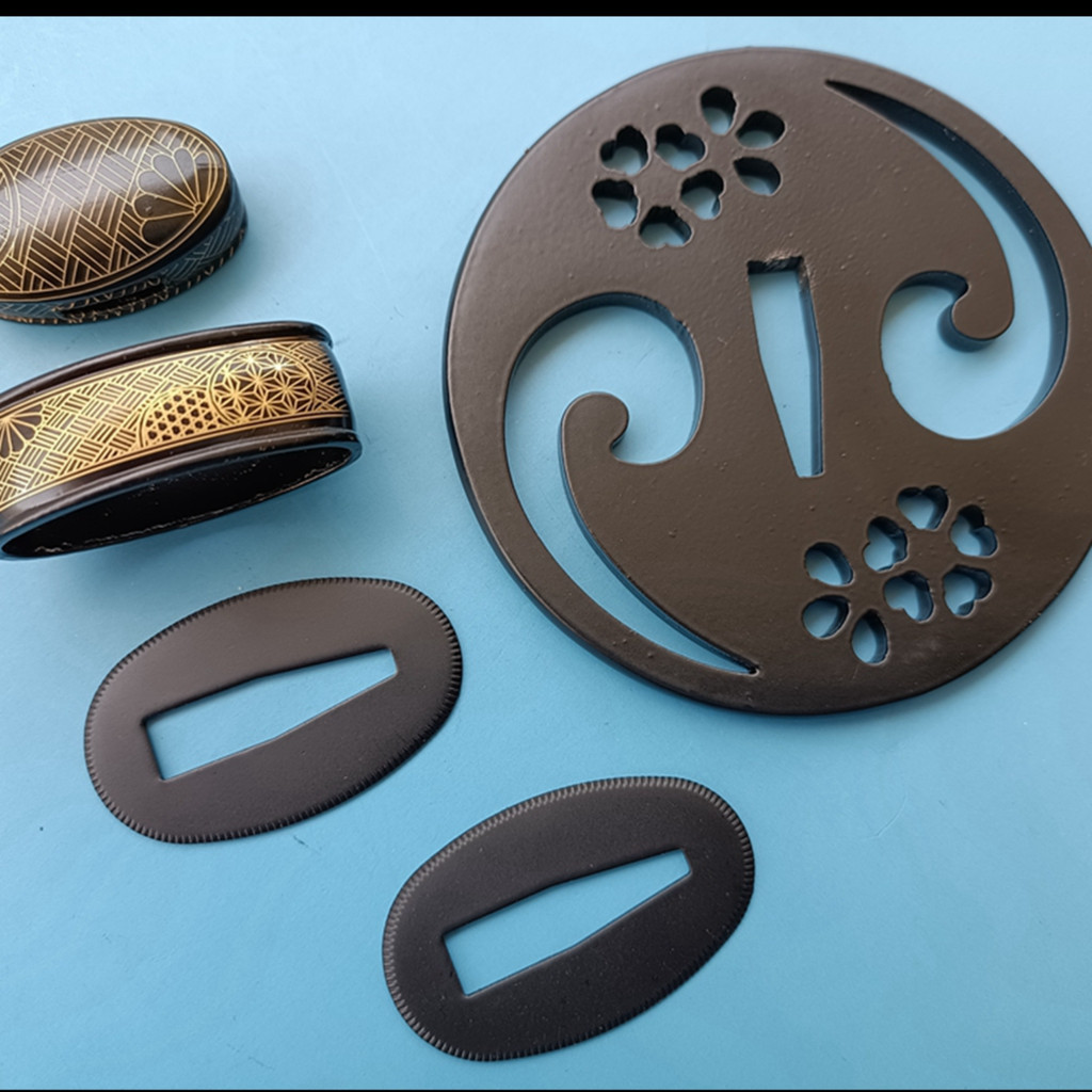 A Set Excellent Iron Tsuba Fittings with Fuchi Kashira Seppa for Japanese Samurai Sword Katana