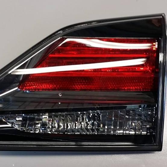 STOP LAMP LAMPU STOP BAGASI BELAKANG KANAN LEXUS RX 270/350 81581-48130 OK.