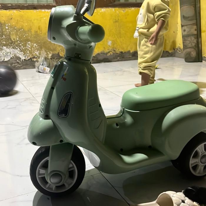Vespa matic terlaris mainan anak motor motoran anak mini