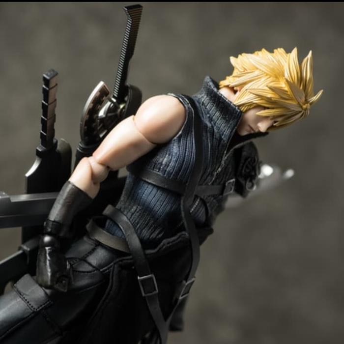 TERBARU Action Figure"CLOUD STRIFE ORIGINAL" Final Fantasy VII Advent children