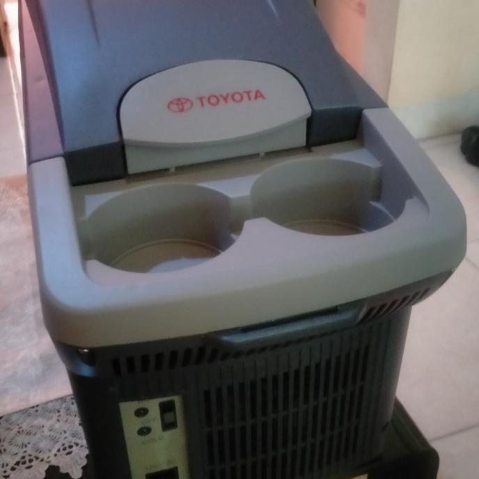 Cool Box Toyota Original Accessories Untuk Mobil