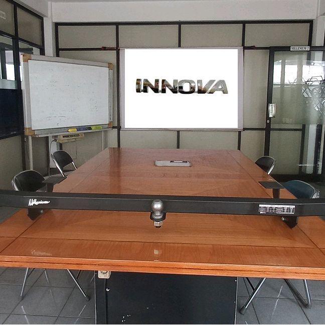 Bumper belakang mobil Innova Reborn