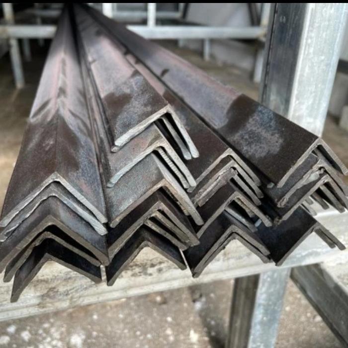 Besi Siku Hitam 4X4 Panjang 6Meter Tebal 3.5Mm Full/ Siku Besi Rak 6 Meter 40X40/ 4 X 4 Tbk