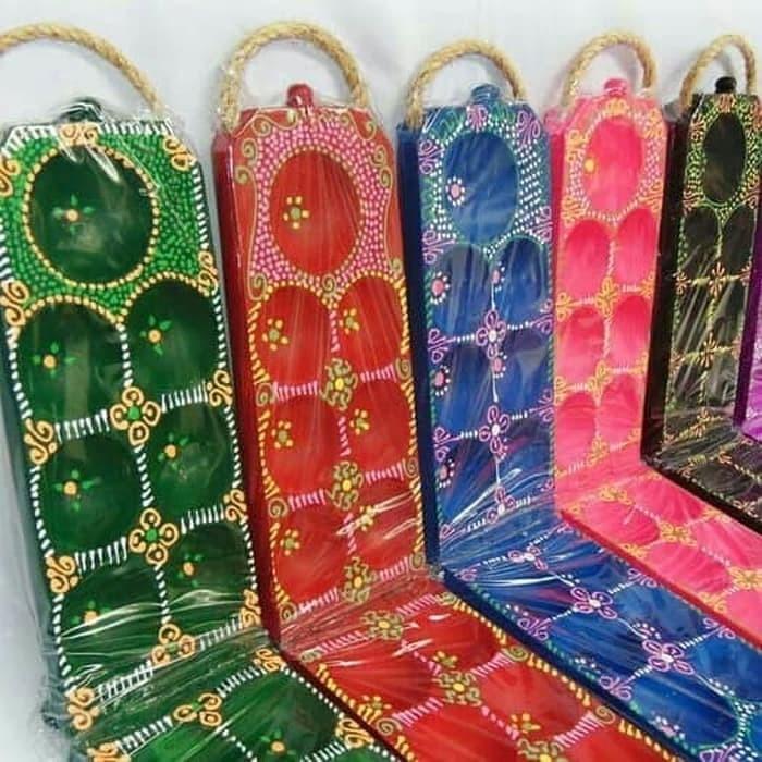 Mainan Anak Tradisional Congklak Kayu Lipat Dan Motif Biji Dari Kerang