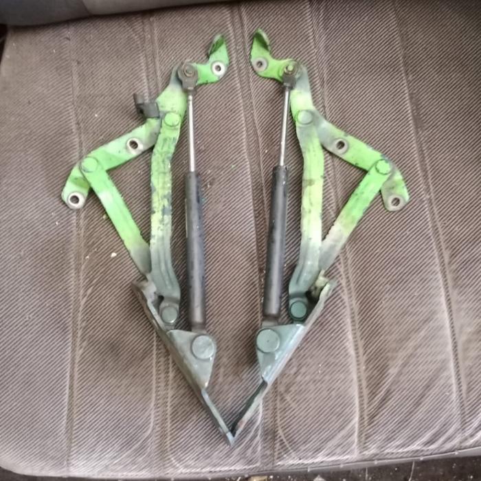 Shock hidrolis penyangga Bagasi Accord Cielo newww